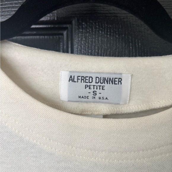 ‼️Price Drop‼️End of Summer Sale‼️ Alfred Dunner Cream Petite Top - Picture 2 of 3